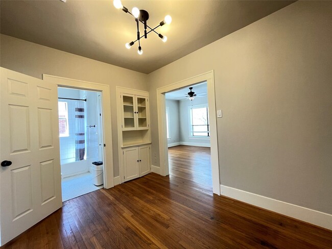 property at 1201 W Gray St