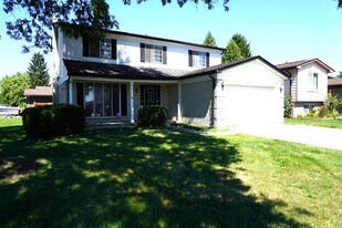 4415 Fox Hill Dr in Sterling Heights, MI - Building Photo