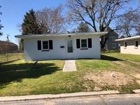 8 4th St in Pocomoke City, MD - Building Photo