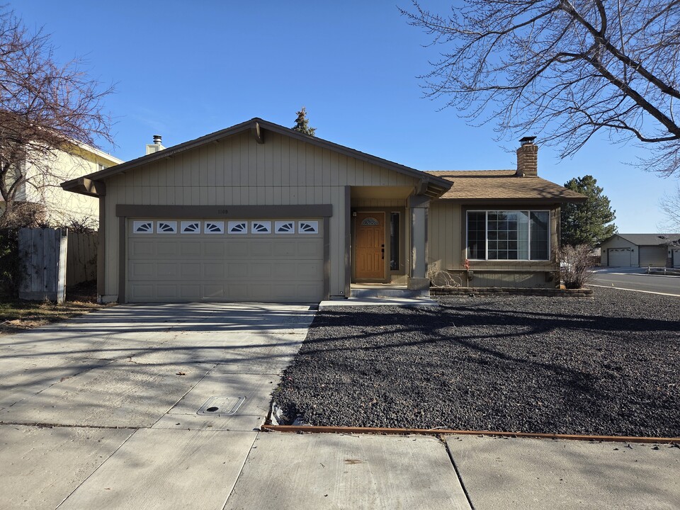 1169 Meadow Ct in Gardnerville, NV - Building Photo