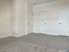 40 Montoya Dr in Branford, CT - Building Photo - Building Photo