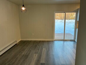 711 E Mountain Ash Loop in Wasilla, AK - Foto de edificio - Building Photo