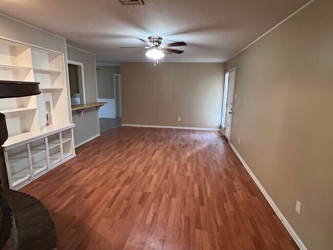 1018 Pyramid Dr in Corpus Christi, TX - Building Photo - Building Photo