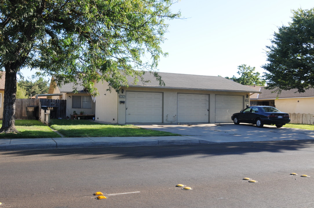 2424-2430 Encina Ave in Modesto, CA - Building Photo