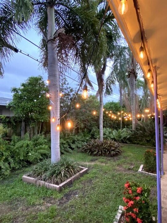 2125 NE 14th Ave, Unit 3 in Wilton Manors, FL - Building Photo