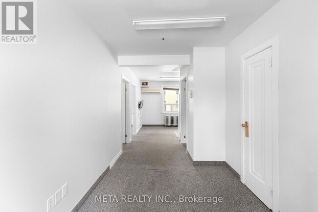 1641 Victoria Park Ave in Toronto, ON - Building Photo - Building Photo