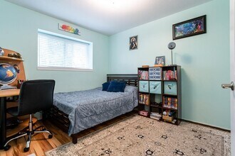 21209 Dewdney Trunk Rd in Maple Ridge, BC - Building Photo - Building Photo