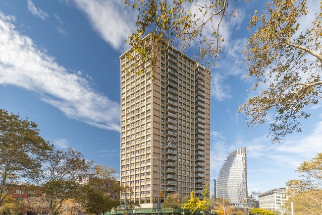 Cadman Plaza North