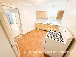 911 Fulton Rd NW in Canton, OH - Building Photo - Building Photo