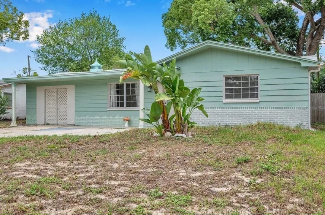 4301 Belleville Ave in Holiday, FL - Building Photo