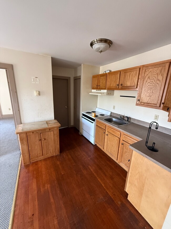 279 N Main St, Unit 8