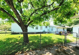 1028 Ellingson Ln in Austin, TX - Building Photo - Building Photo