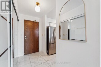 3 Ellesmere St in Richmond Hill, ON - Building Photo - Building Photo