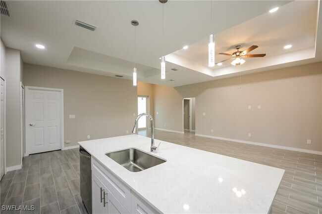 3204 66th St W in Lehigh Acres, FL - Building Photo - Building Photo