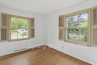 2204 Broadmoor Dr in Champaign, IL - Building Photo - Building Photo