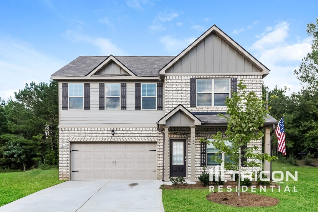 237 Sableshire Way in Locust Grove, GA - Building Photo