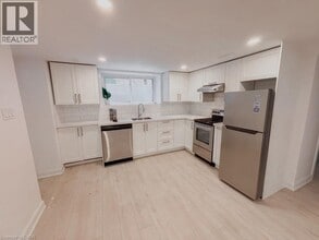 39 Krug St in Kitchener, ON - Building Photo - Building Photo