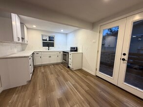 2006 Cates St in Bridgeport, TX - Building Photo - Building Photo