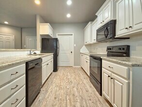 1109 Preston Trails in Wolfforth, TX - Building Photo - Building Photo