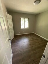 9902 Valley Sun Dr in Houston, TX - Building Photo - Building Photo