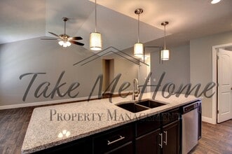 5689 Pearson Pkwy in Strafford, MO - Building Photo - Building Photo