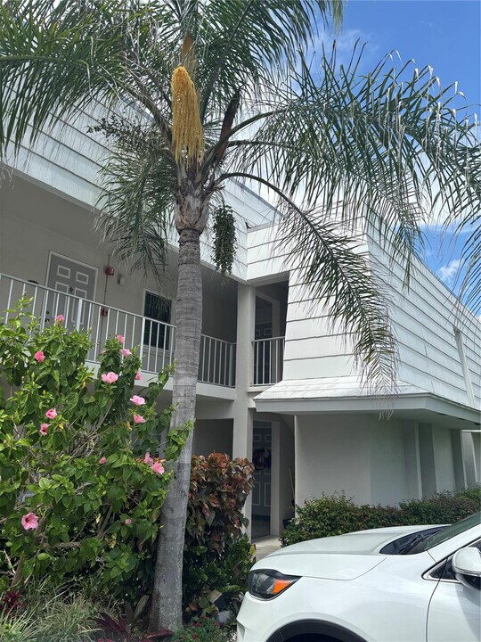 1260 Sugar Sands Blvd in West Palm Beach, FL - Building Photo