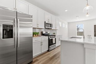 120 Hartson Dr in Taylor, TX - Building Photo