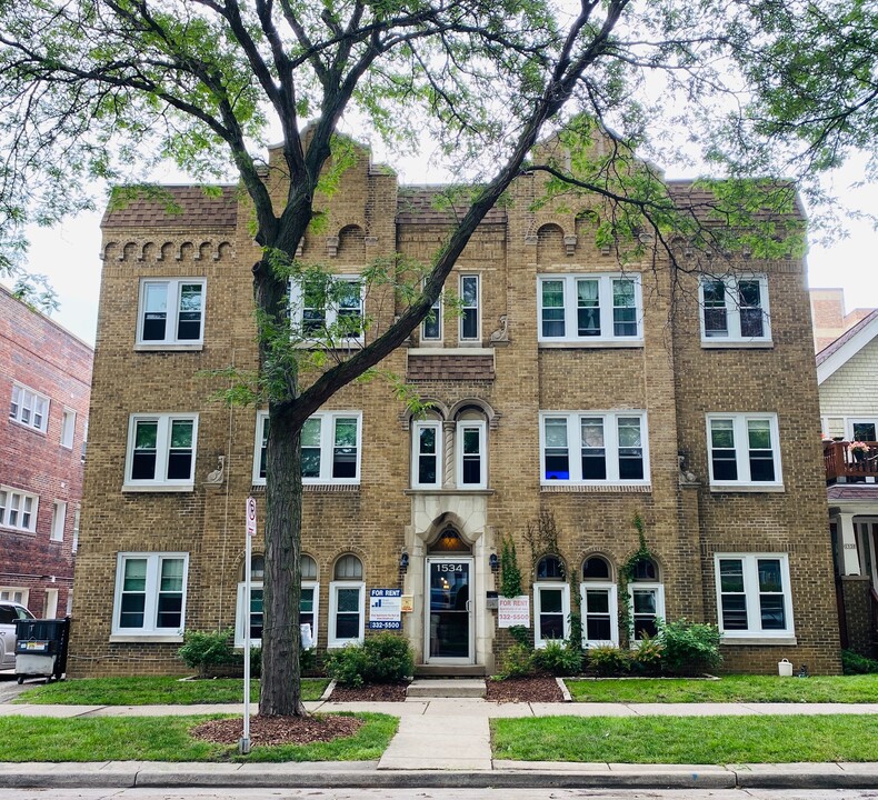 Humboldt Apartments in Milwaukee, WI - Building Photo