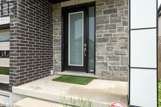 301 Freure Dr in Cambridge, ON - Building Photo - Building Photo