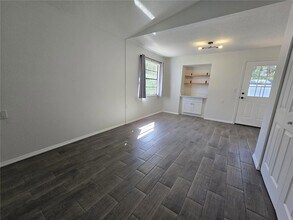 11140 W Thoreau Pl in Crystal River, FL - Foto de edificio - Building Photo