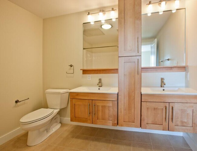 51 New St, Unit 201 in Cambridge, MA - Building Photo - Building Photo
