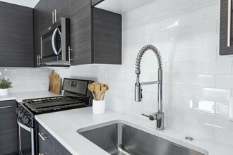 Camden Main And Jamboree in Irvine, CA - Building Photo - Building Photo