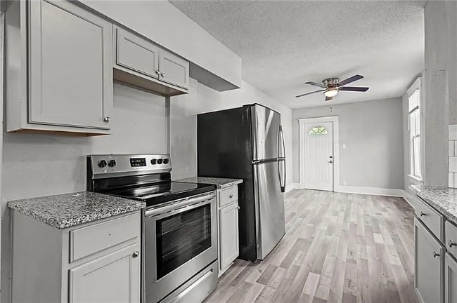 509 Pottawatomie St in Leavenworth, KS - Foto de edificio - Building Photo