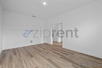 365 Gold Coast Rd in Lathrop, CA - Foto de edificio - Building Photo