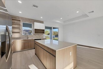 4501 Midland St, Unit H7 in North Port, FL - Building Photo - Building Photo
