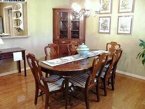 3853 Stone Pointe Way in Pleasanton, CA - Building Photo - Building Photo
