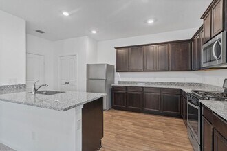 3875 Trail de Paris in New Braunfels, TX - Building Photo - Building Photo