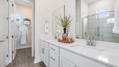 Yardly Ellenton in Palmetto, FL - Building Photo - Building Photo