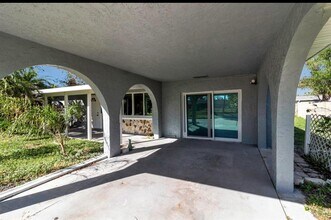 20378 Emerald Ave in Port Charlotte, FL - Building Photo - Building Photo