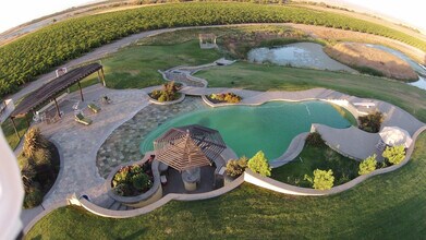 9307 Woodward Lake Dr in Oakdale, CA - Building Photo - Building Photo
