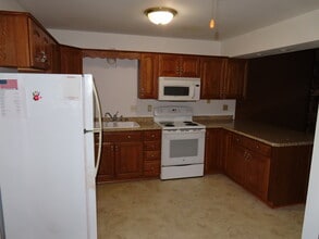 5221 W Loomis Rd in Greendale, WI - Building Photo - Building Photo