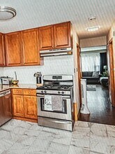 8252 W 95th St, Unit 2 in Hickory Hills, IL - Building Photo - Building Photo