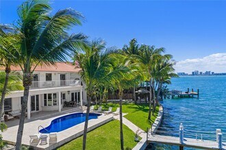 1575 Stillwater Dr in Miami Beach, FL - Building Photo - Building Photo