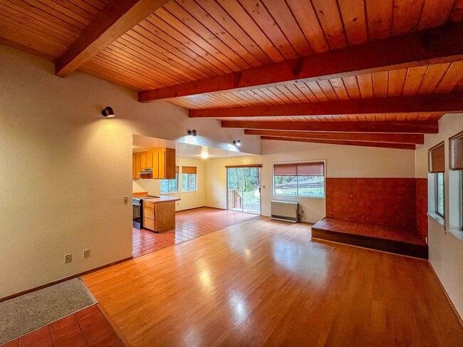 19950 CA-128 in Yorkville, CA - Foto de edificio - Building Photo