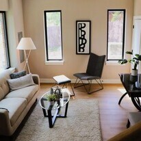 310 E Lincoln St in Mount Prospect, IL - Building Photo