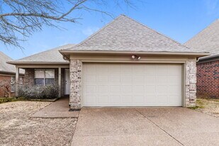 10095 Cross Hill Dr in Cordova, TN - Building Photo