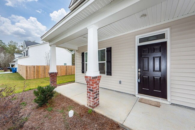 208 Swanson Dr in Summerville, SC - Building Photo - Building Photo