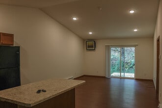 1215 Salem Dr in Edgerton, WI - Building Photo - Building Photo