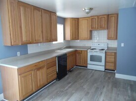 350 S 900 W St in Payson, UT - Building Photo