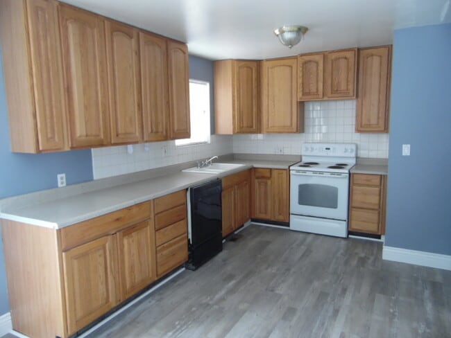 property at 350 S 900 W St